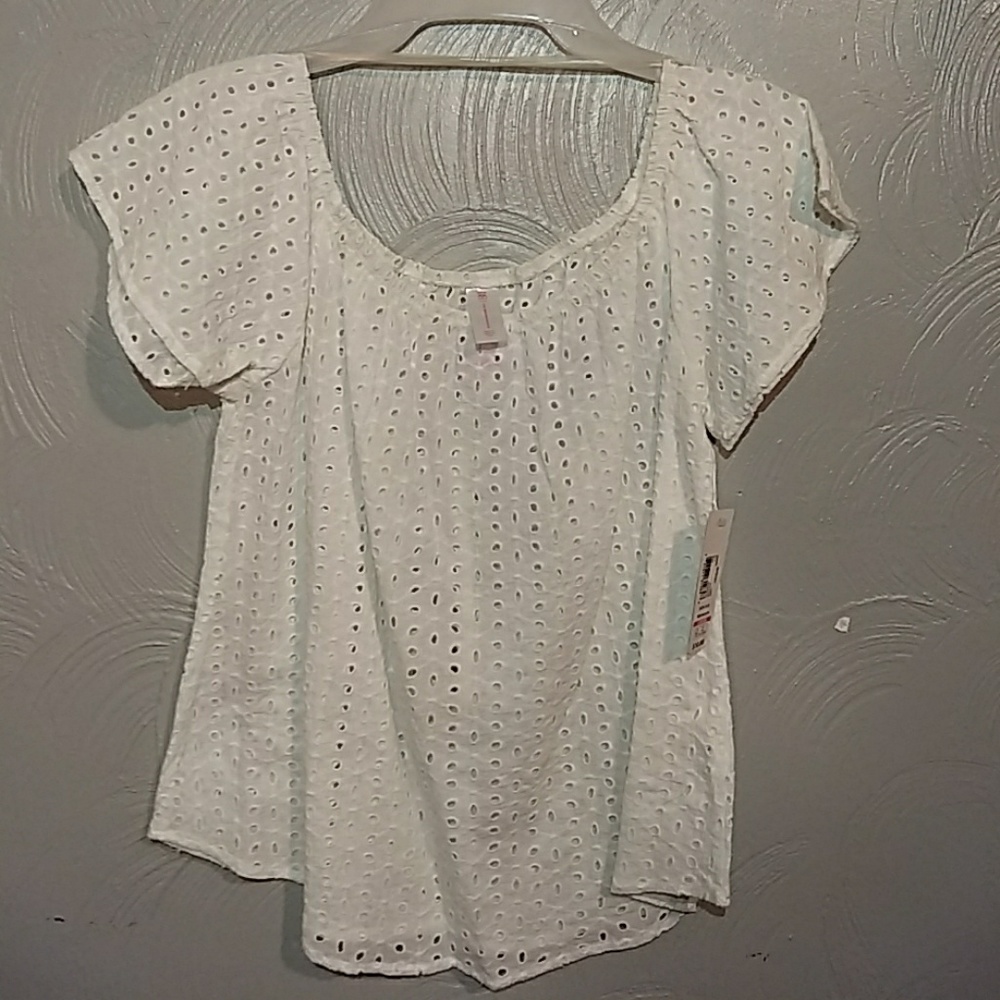No Boundaries Scoop Neck Shirt